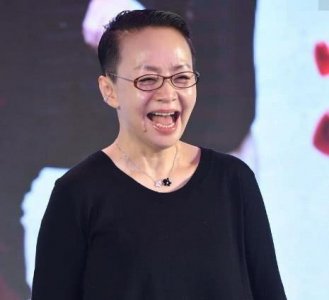 ​曾是小品一姐，事业巅峰期嫁相声演员，丈夫竟为婶婶与她离婚！