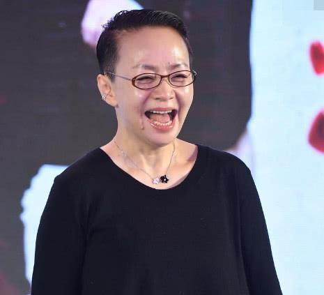 曾是小品一姐，事业巅峰期嫁相声演员，丈夫竟为婶婶与她离婚！